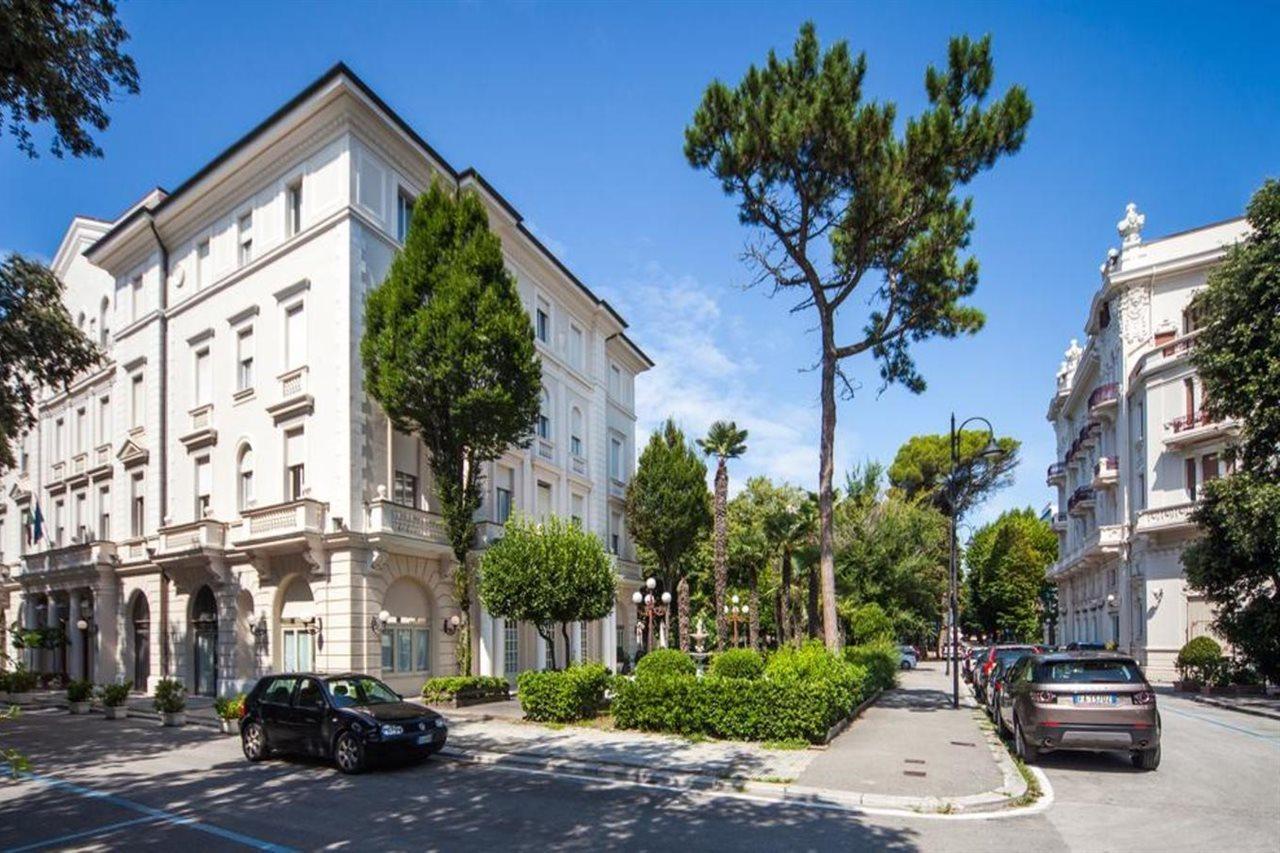Residenza Parco Fellini Hotel Rimini Exterior foto