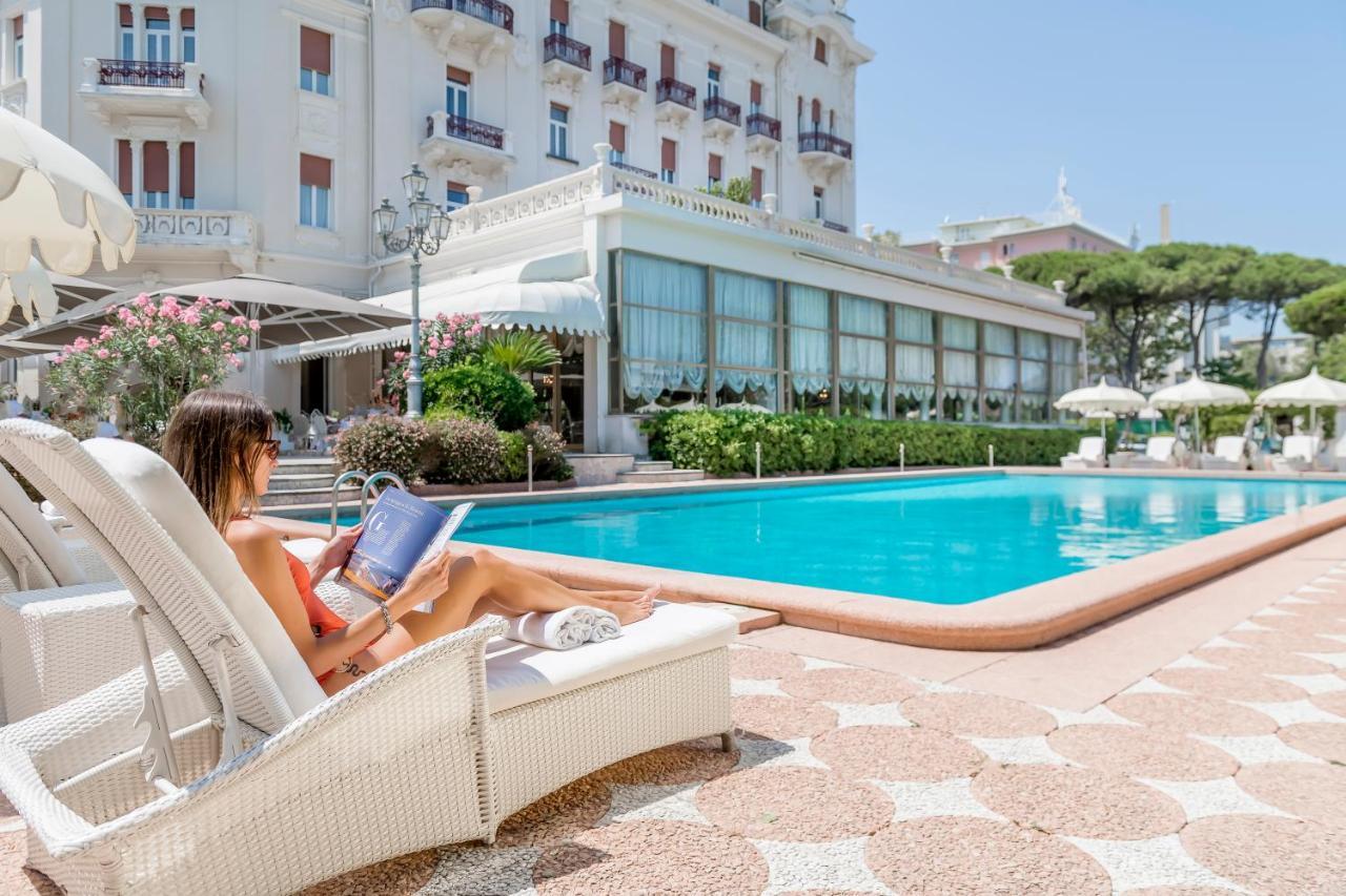 Residenza Parco Fellini Hotel Rimini Exterior foto