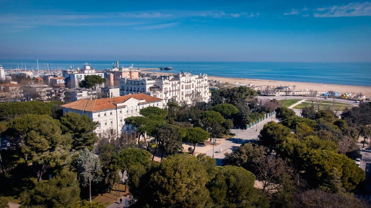 Residenza Parco Fellini Hotel Rimini Exterior foto