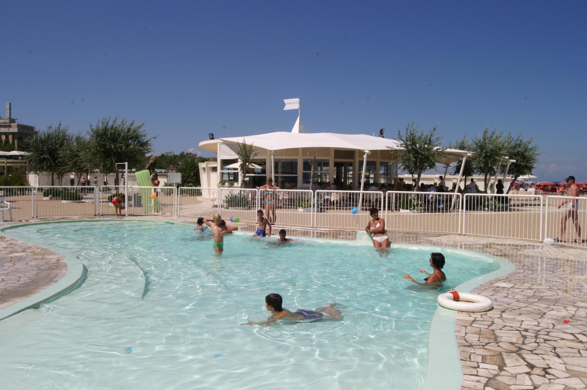 Residenza Parco Fellini Hotel Rimini Exterior foto