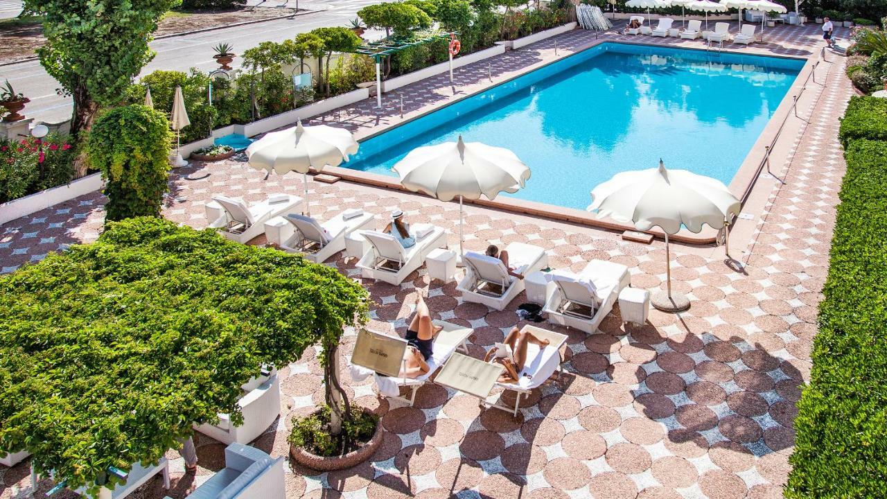 Residenza Parco Fellini Hotel Rimini Exterior foto